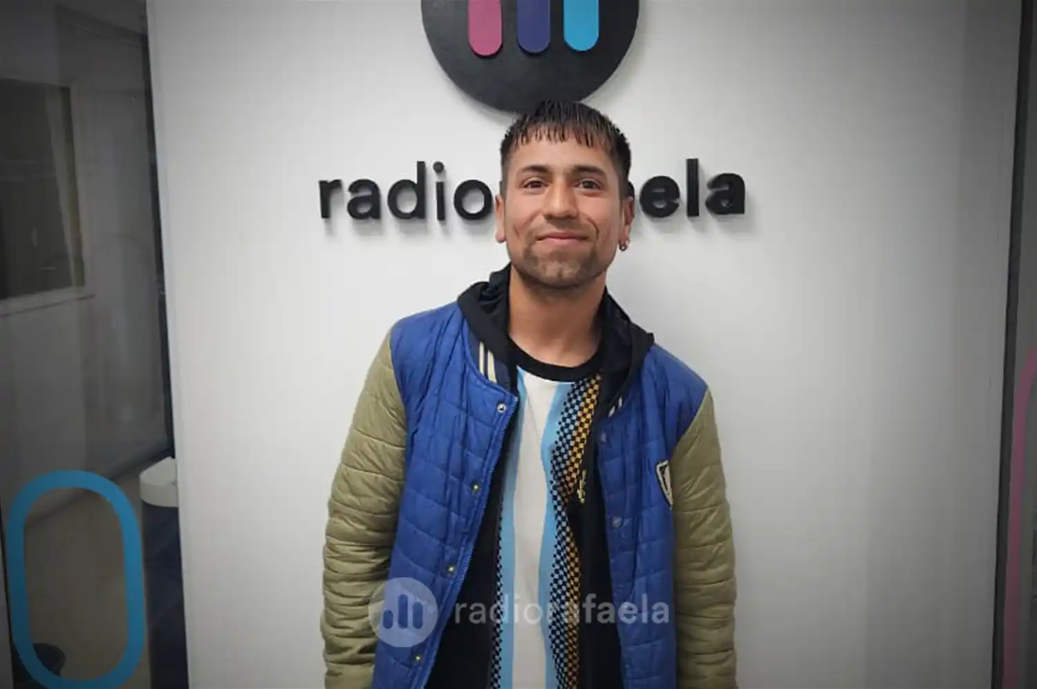 Leonardo Villarroel, en los estudios de Radio Rafaela