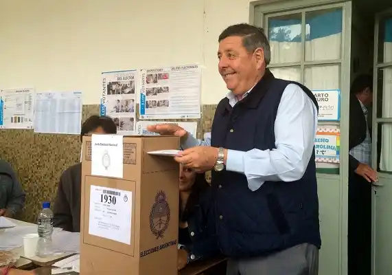 “Si me toca perder, voy a liderar la oposición”, dijo De Ángeli