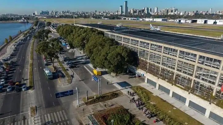 Murió un trabajador en Aeroparque durante tareas técnicas