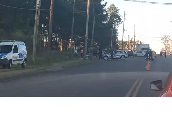 Un motociclista falleció tras impactar con un automóvil que giró en U en Avenida Monseñor Rösch