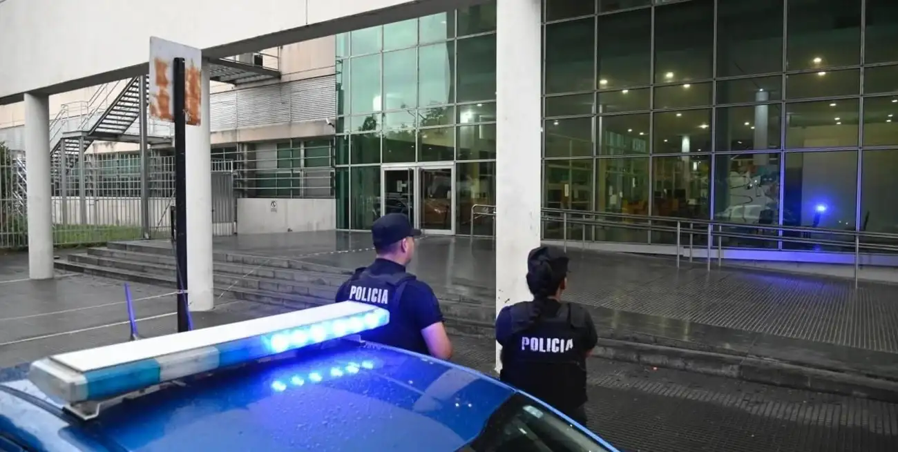 La víctima fue trasladada al Hospital de Emergencia Dr. Clemente Álvarez.