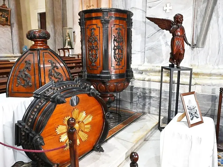 La provincia restituyó un púlpito histórico a la Catedral de Paraná