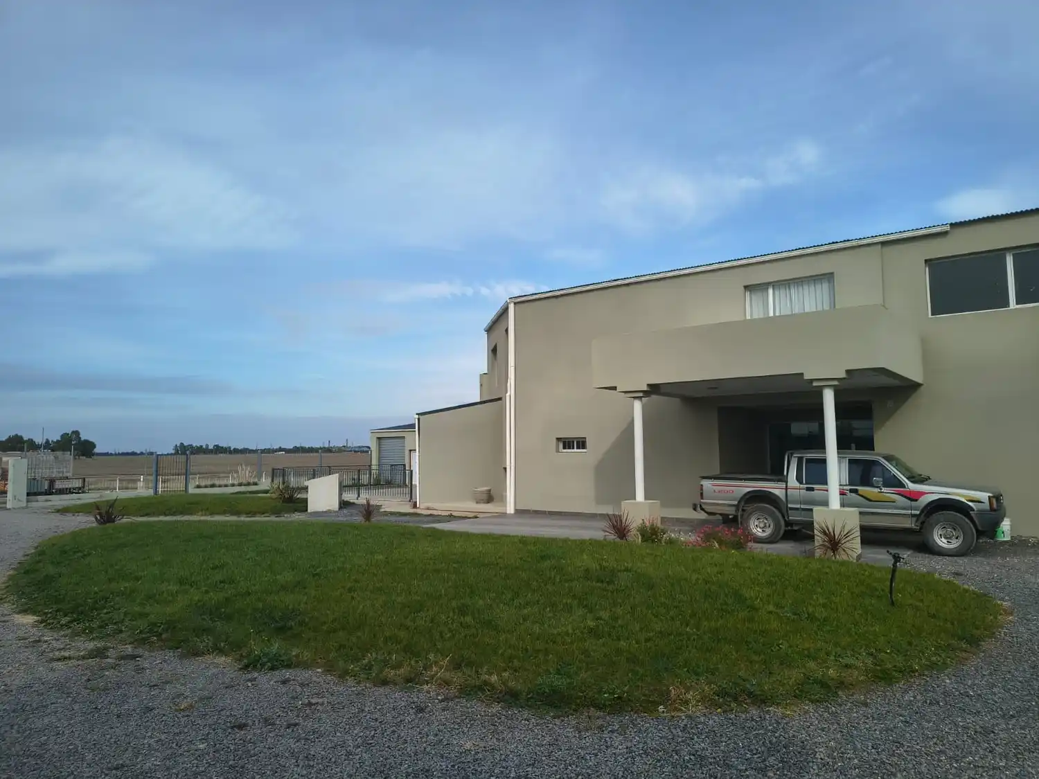 Las modernas instalaciones del anexo Terrazas del Este de Los Silos Hotel invitan a quedarse un momento más en Tres Arroyos