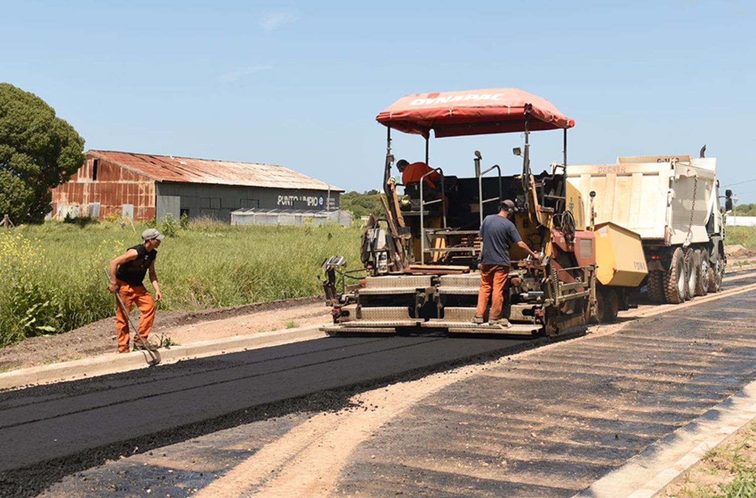 Miramar: obra de Asfalto en la calle 44