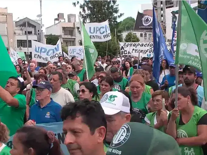 El Gobierno descontará el día a los estatales que se adhieran al paro nacional