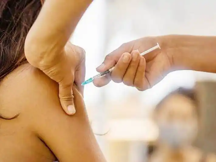 La vacunación en niños y adolescentes de 
Argentina cayó del 90% al 50% desde 2019