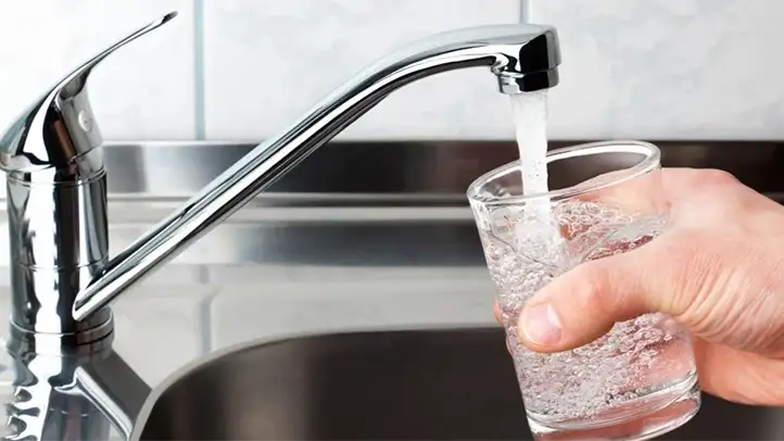 Cortan el suministro de agua en tres barrios por la rotura de un caño