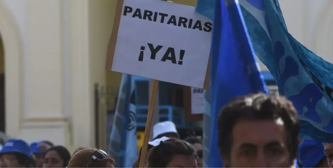 Conflicto estancado entre el gobierno provincial, gremios públicos y docentes