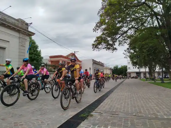 Rumbo al 201º aniversario de Villaguay, se realizó una bicicleteada recreativa por lugares emblemáticos