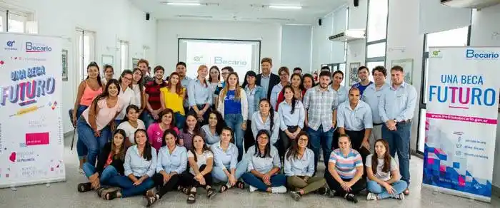 Más de 100 referentes del Becario se capacitaron  sobre el nuevo sistema  online de becas