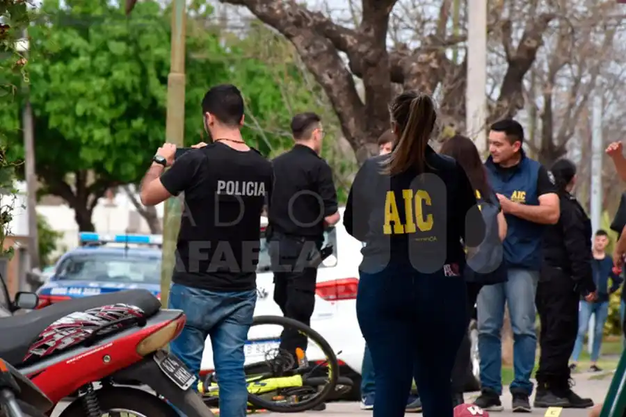 Crimen en barrio Villa Rosas: el joven acusado de asesinar a Bruno Villalba seguirá tras las rejas mientras que su novia fue liberada
