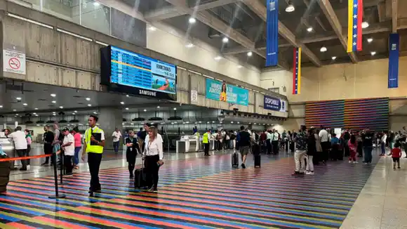 Pasajeros con visas vigentes están abordando vuelos hacia EE.UU. : aclara  la ALAV