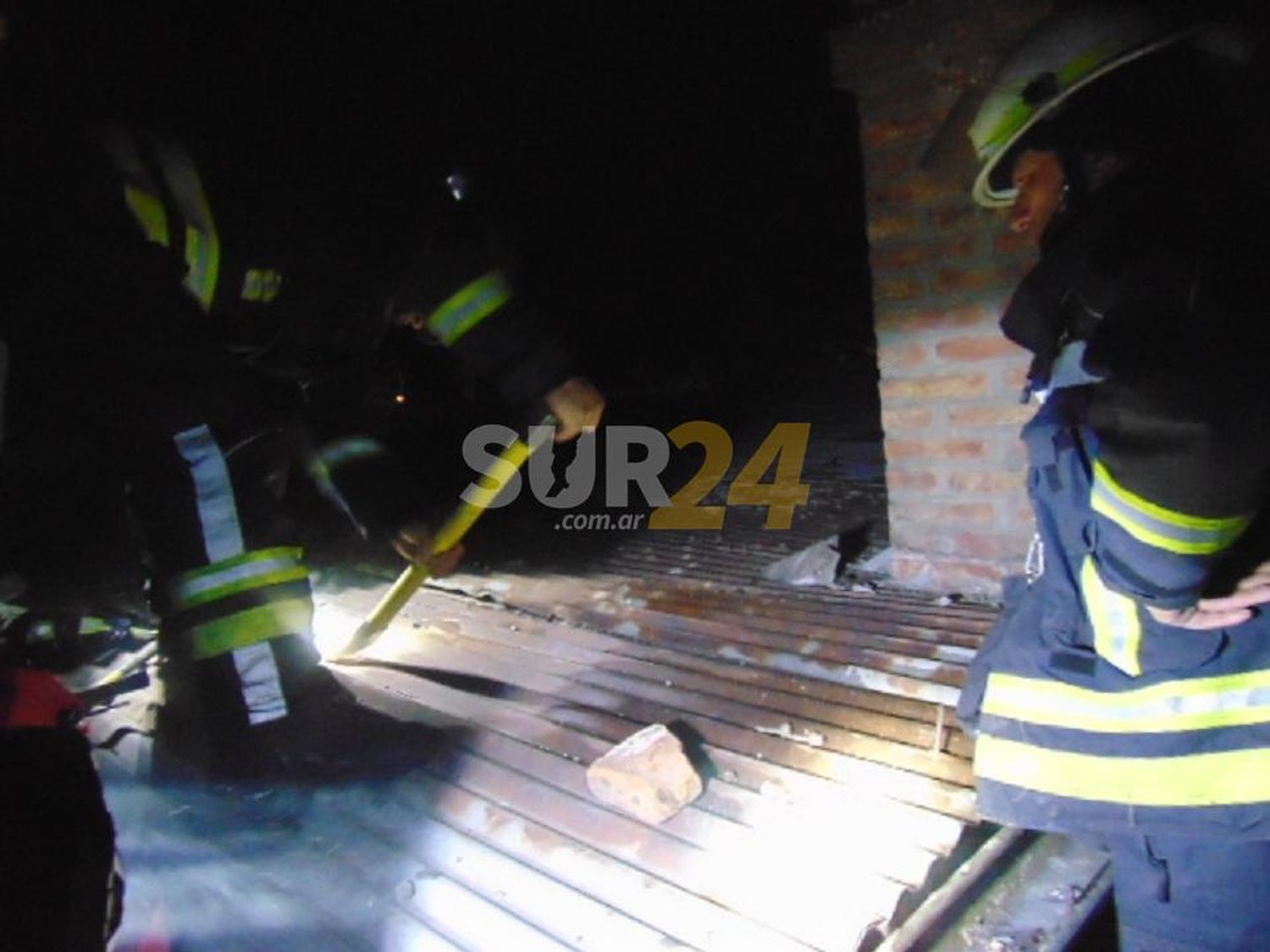 Venado Tuerto: chimenea provocó incendio en el techo de una vivienda