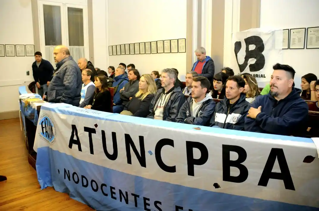 El Concejo respaldó, por mayoría, el reclamo por los recortes en la Unicen