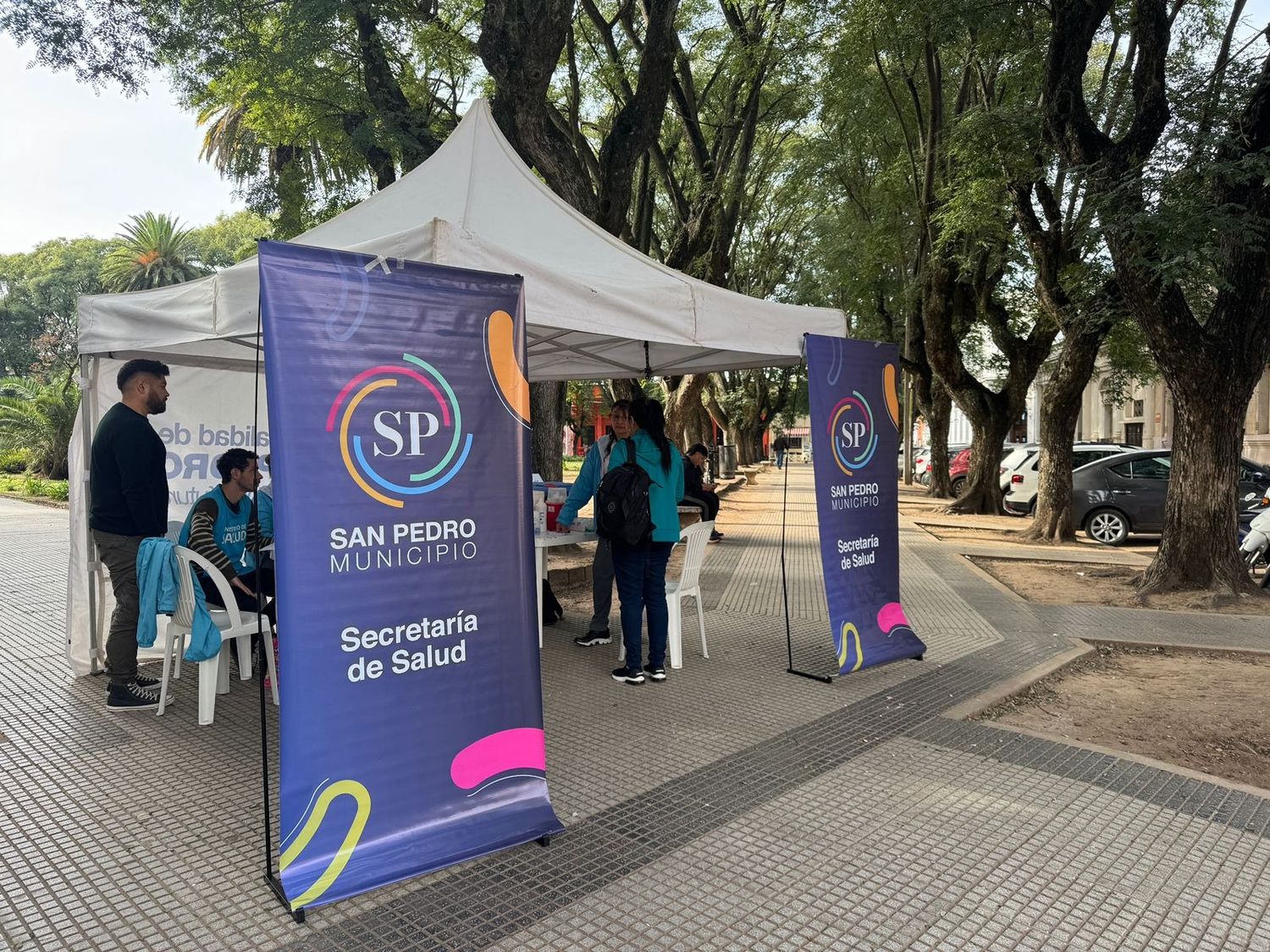 155 personas asistieron al puesto de vacunación de plaza Constitución.
