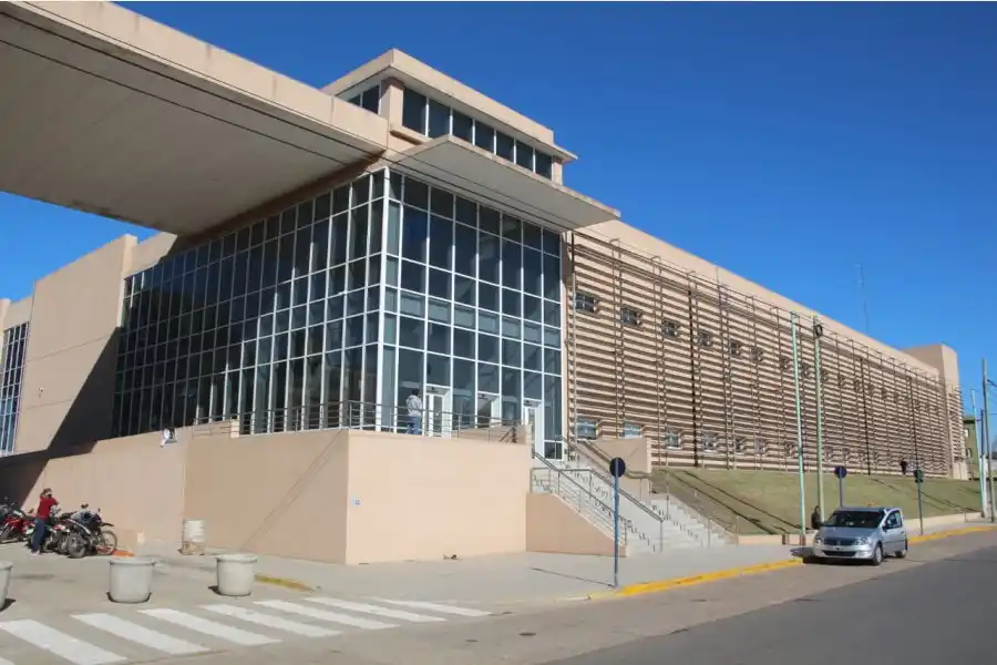 Una paciente que fue caso sospechoso de Covid destacó el trato de humano e institucional del Hospital Centenario