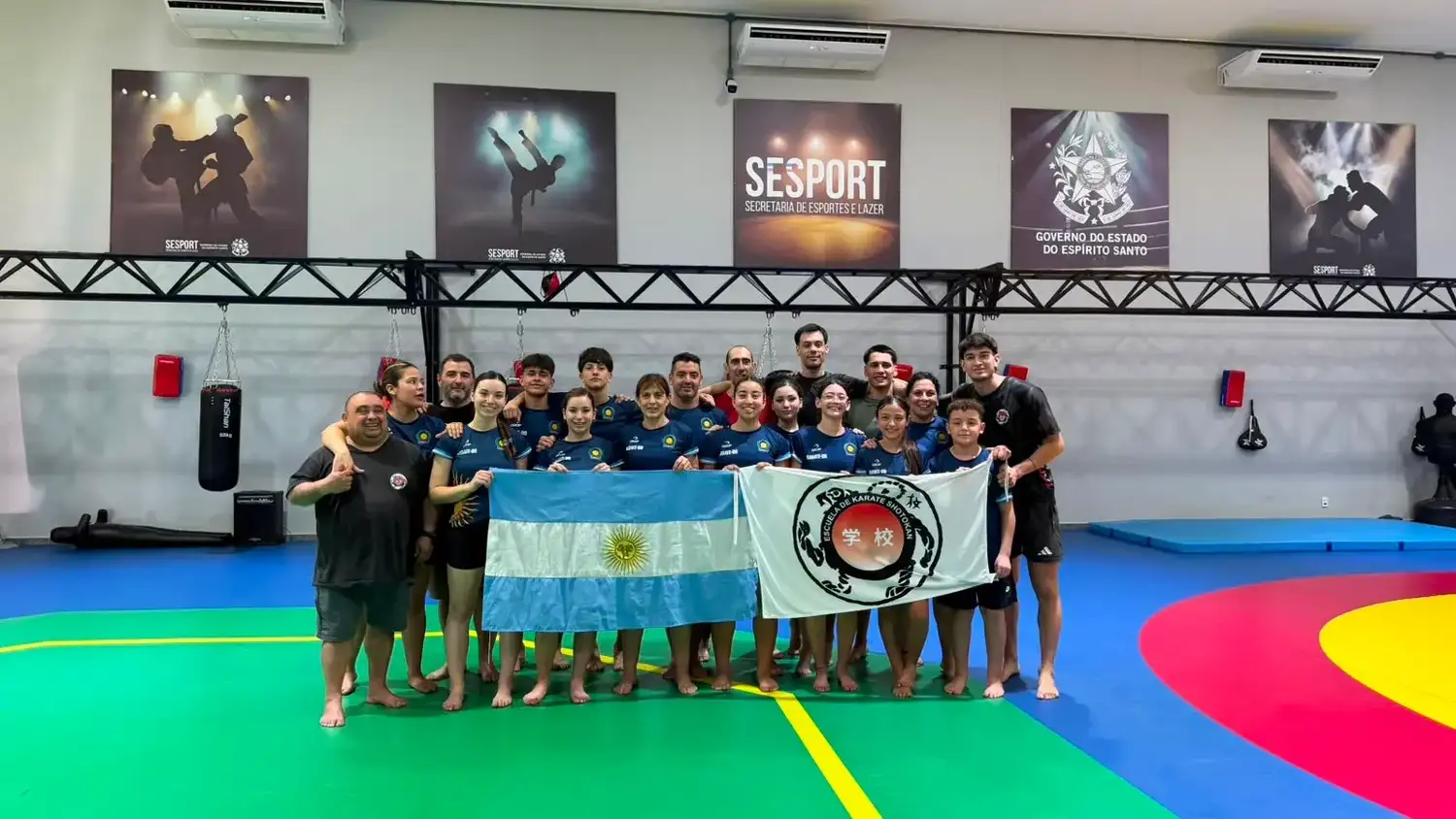 La delegación tandilense en Brasil.