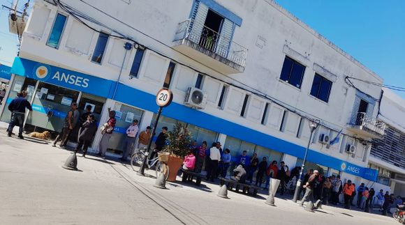 Bono de 47.000: largas filas en Anses para inscribirse en las dos cuotas