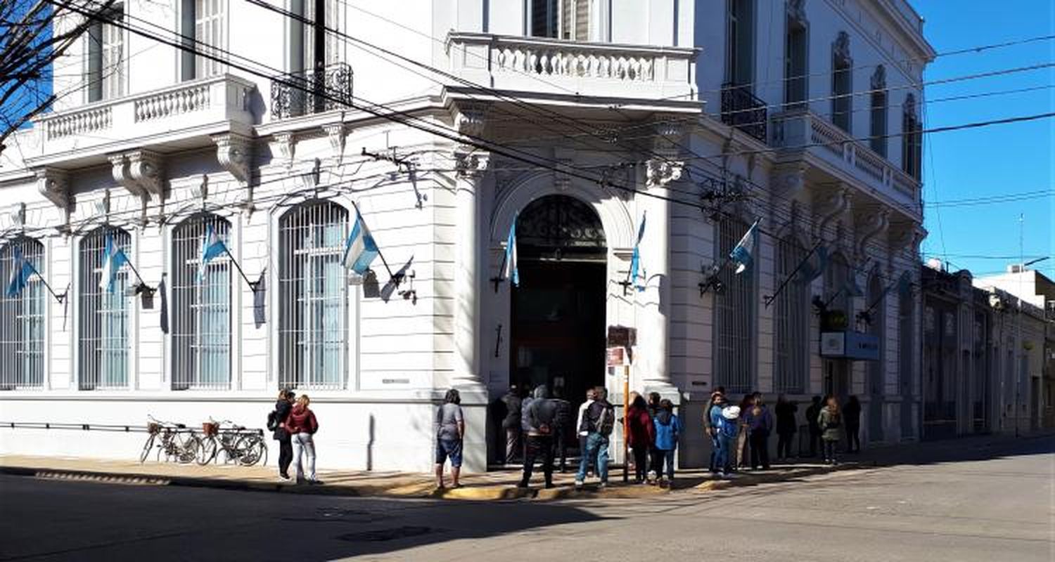 Comenzó el pago de un bono extraordinario para los trabajadores rurales de UATRE