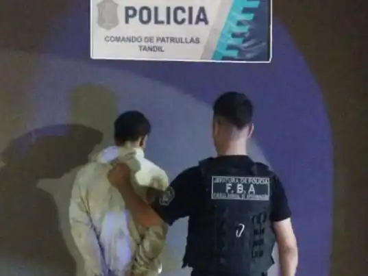 Aprehendieron a un hombre por violación de domicilio y constataron que tenía pedidos de paradero activo