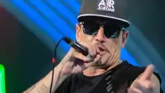 Detuvieron al cantante de La Liga por abuso sexual de menores