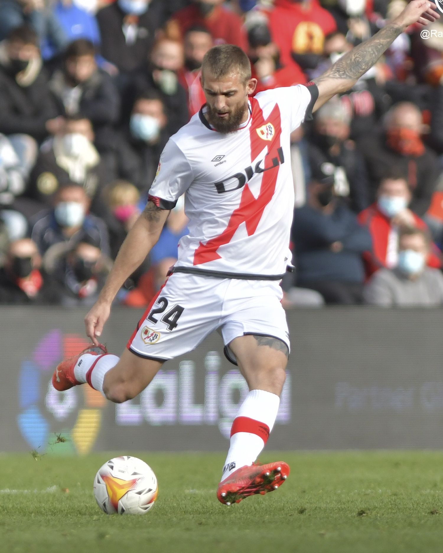 Saveljich fue titular en el empate de Rayo Vallecano
