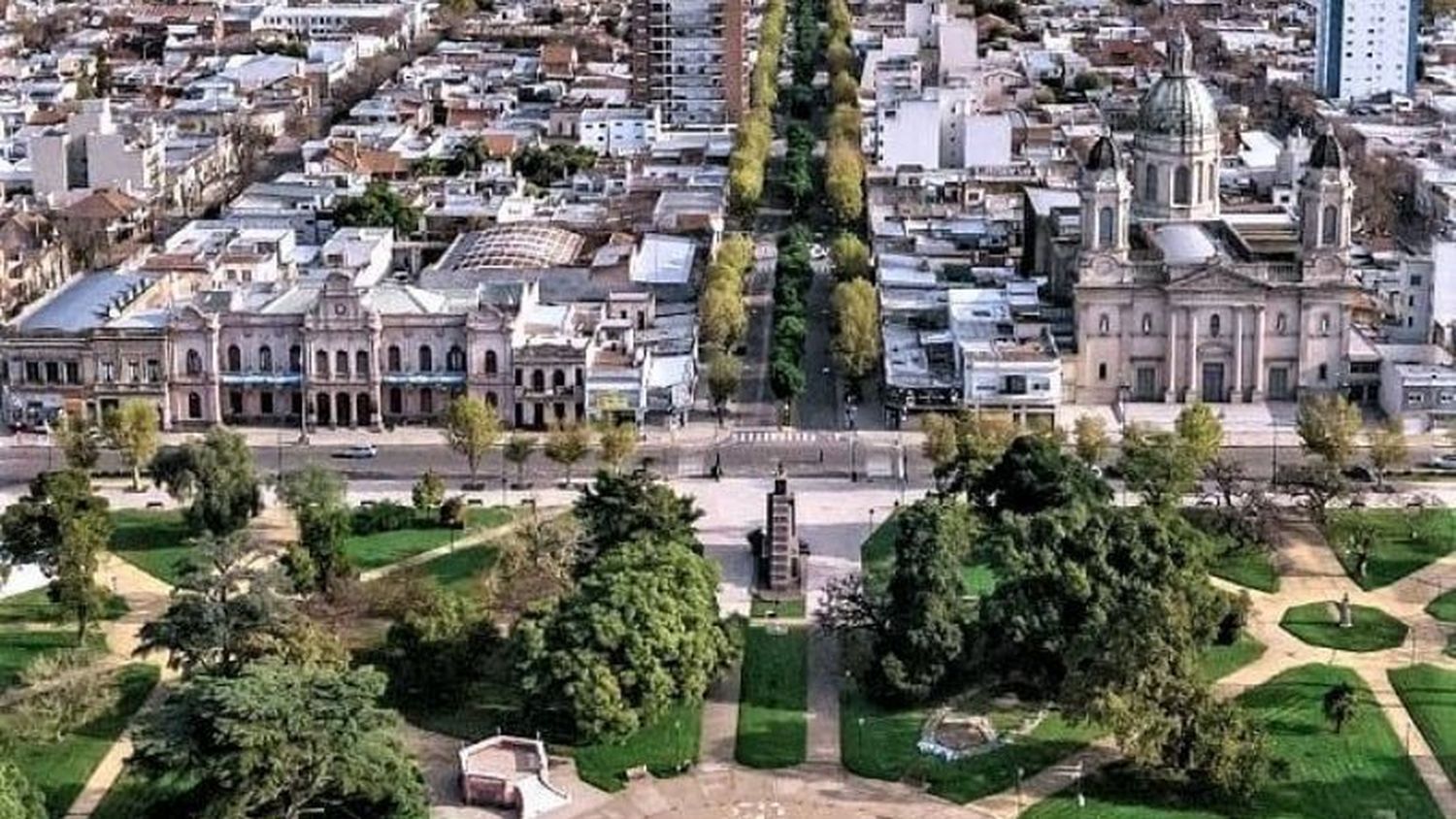 Chivilcoy aprobó una ordenanza que prohíbe la pegatina de afiches y la publicidad política