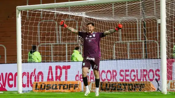 Quién es Juan Francisco Rago, el arquero oriundo de Bolívar que fue el héroe de los penales para Temperley ante River