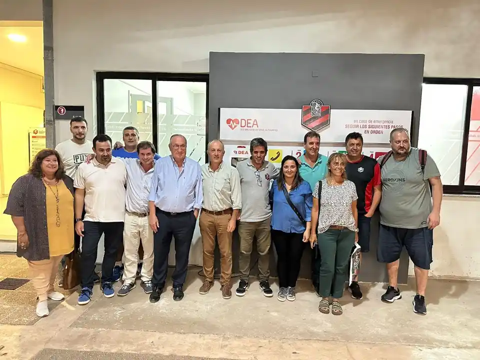El club Independiente abrió su sala de primeros auxilios e incorporó un desfibrilador.