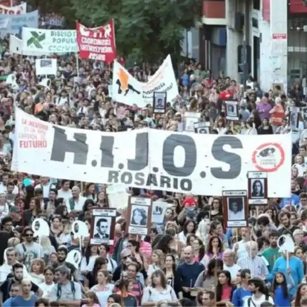 H.I.J.O.S. denunció un atentado político contra una militante: la abusaron, amenazaron de muerte y pintaron "VLLC"