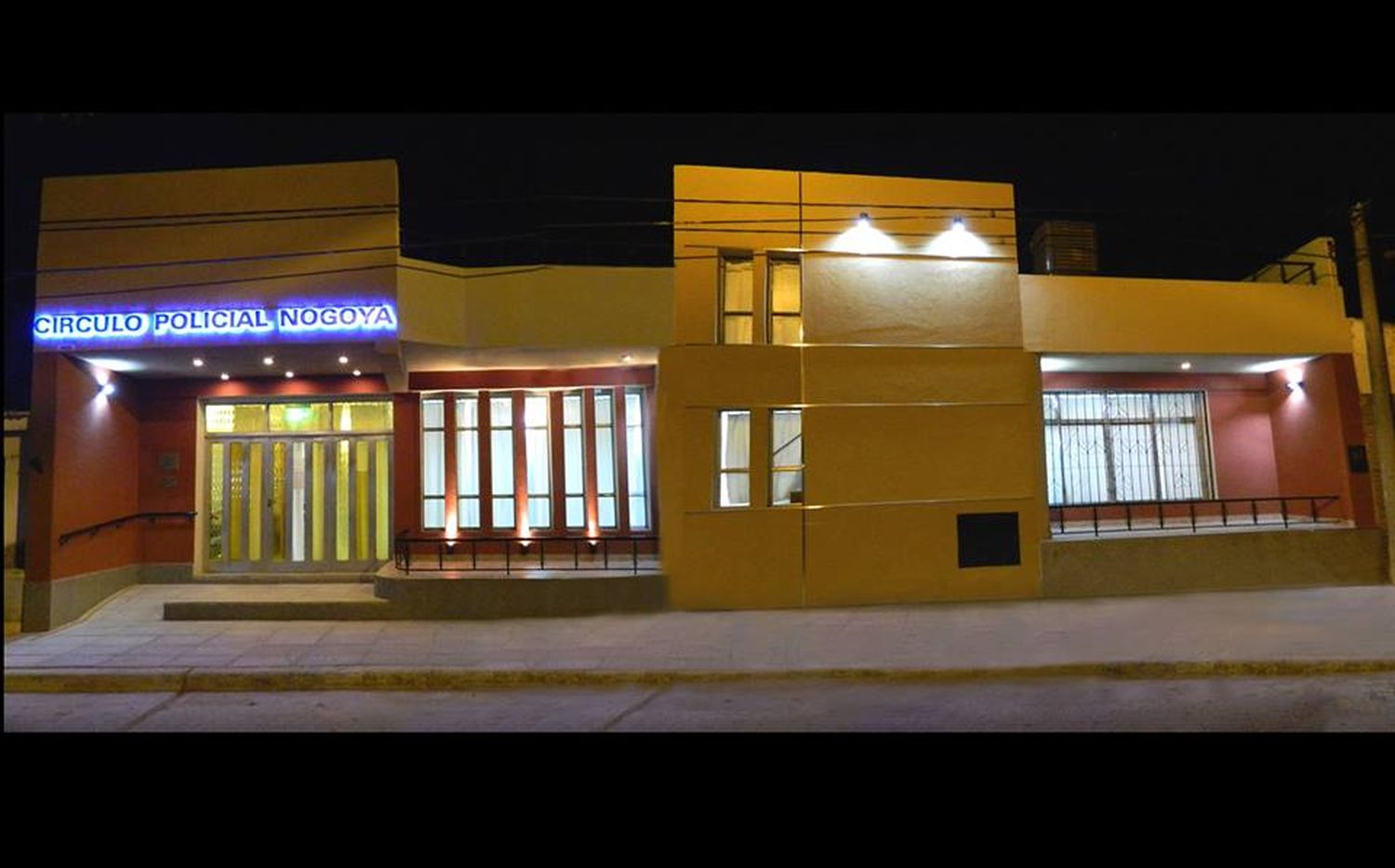 Un senador por Nogoyá donó una PC con trece años de uso