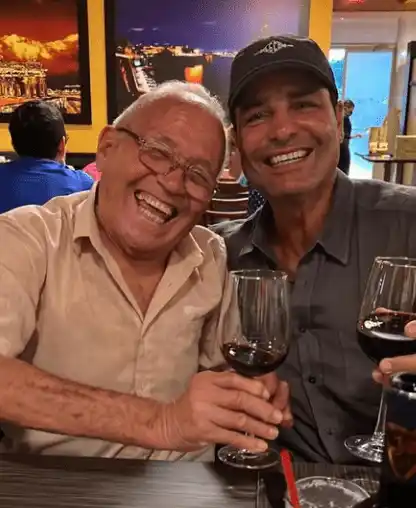 Chayanne compartió una divertida fotografía por el Día del Padre. Foto Instagram