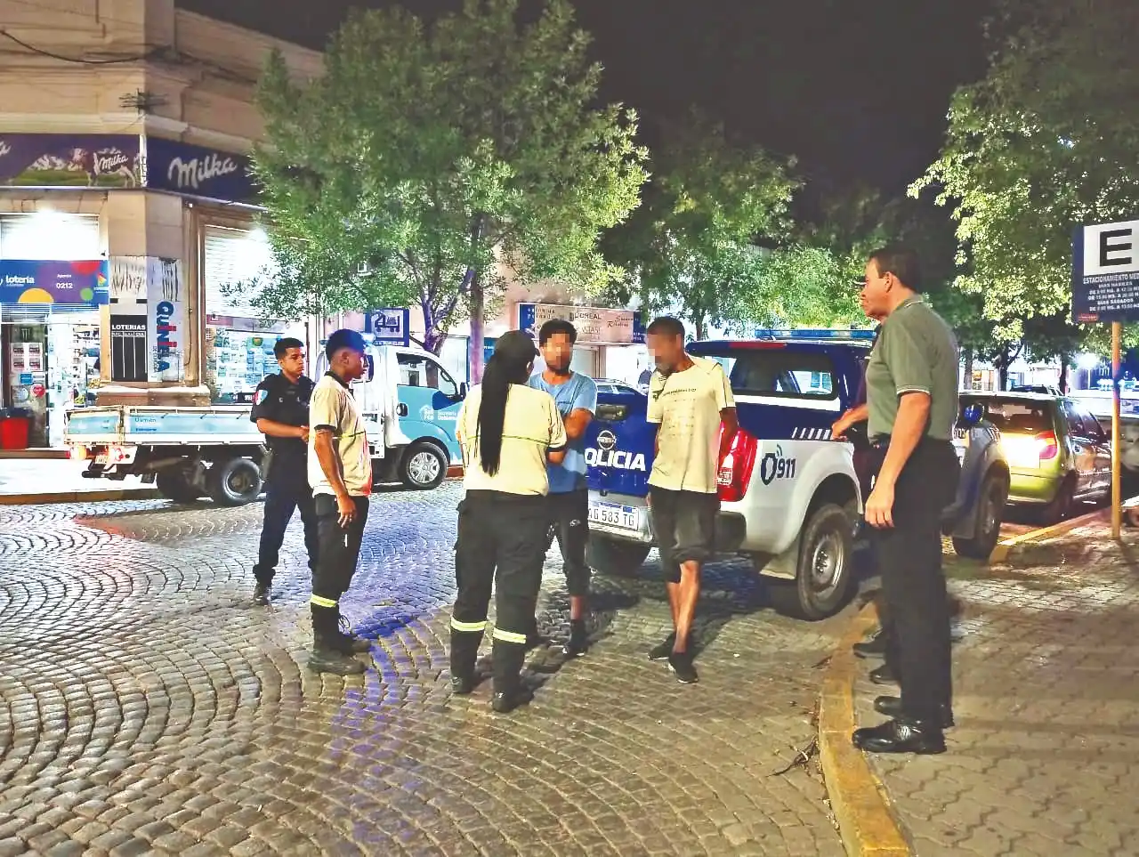 Agentes municipales y policiales participaron del operativo.