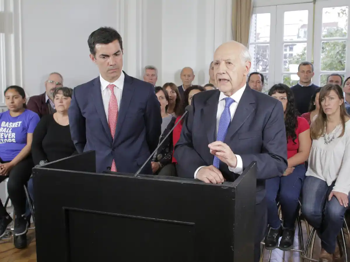 Lavagna presentó su programa de emergencia alimentaria