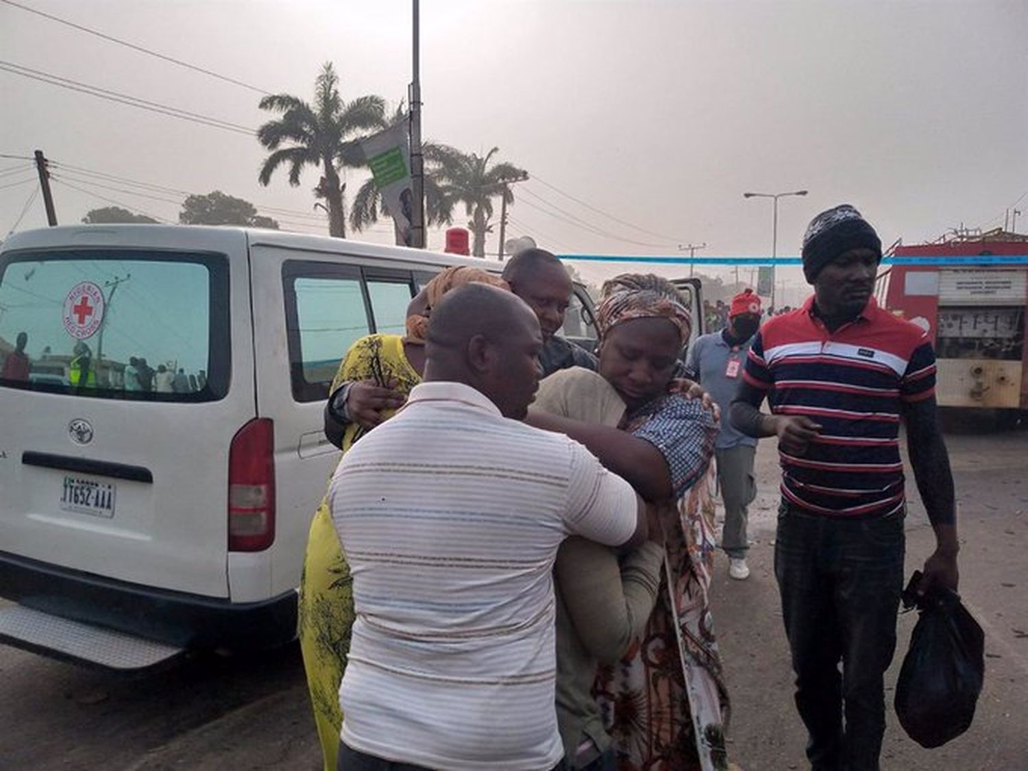 ¡TRÁGICO! Al menos 25 niños mueren en Nigeria en un accidente de autobús