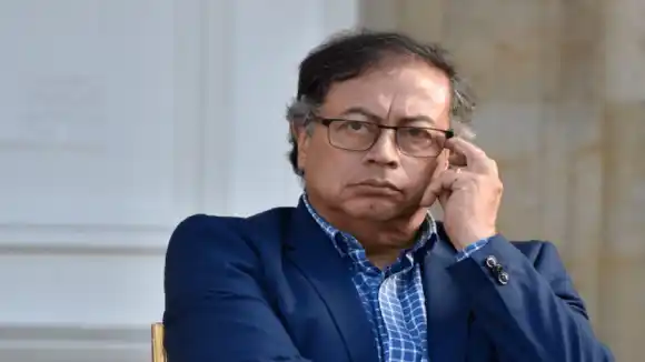 PARAMILITARES piden a Gustavo Petro que permita «entregar las pruebas» a Maduro sobre supuestos planes violentos de la oposición