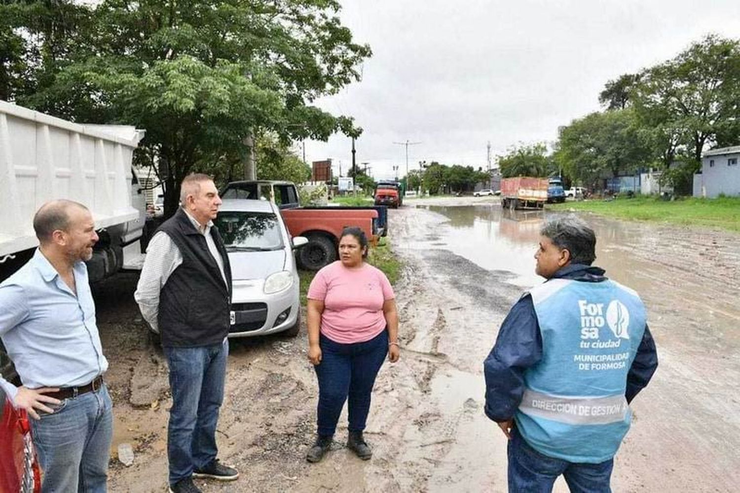 Jofre recorrió zonas anegadas y verificó las 
tareas de desagües y canales principales