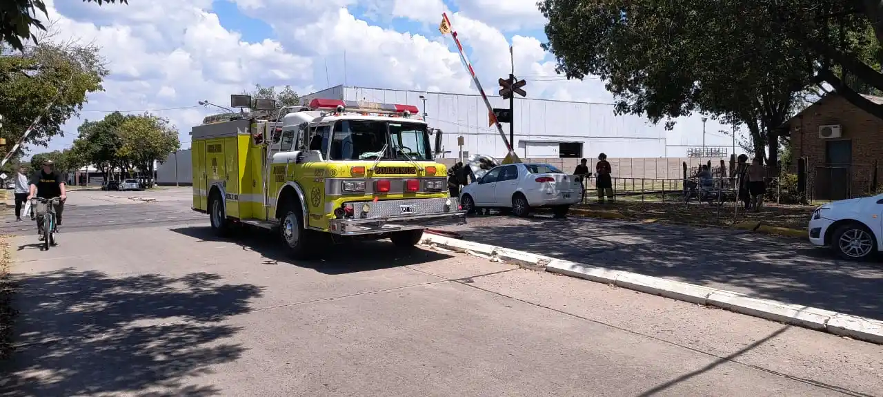 incendio remis bomberos rafaela - 1