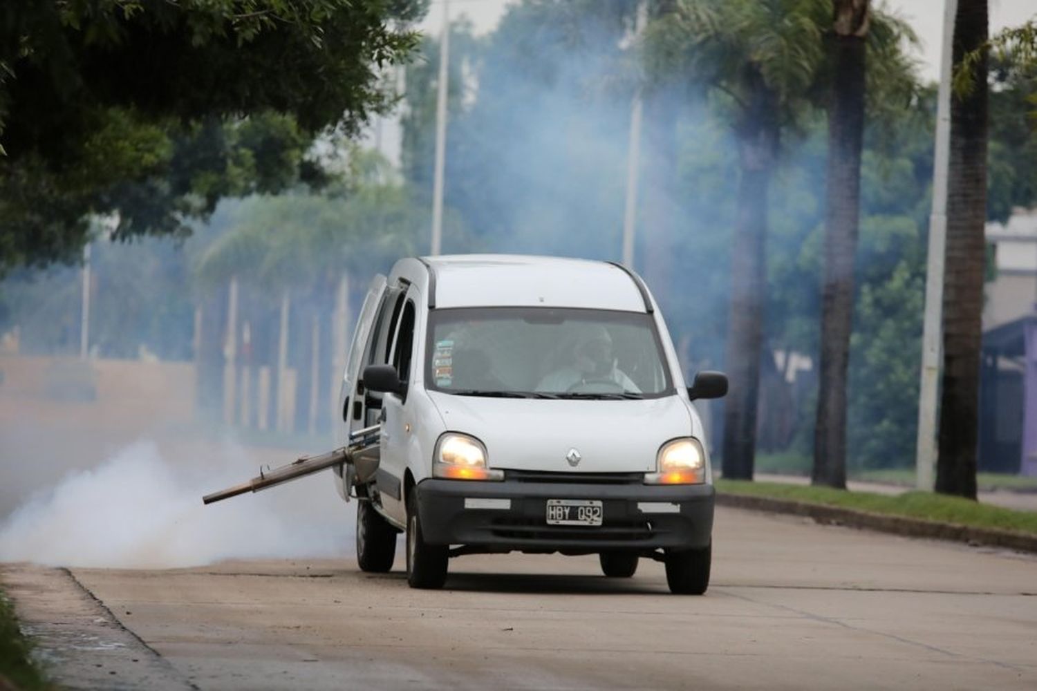 Se realizan tareas de fumigación en los barrios