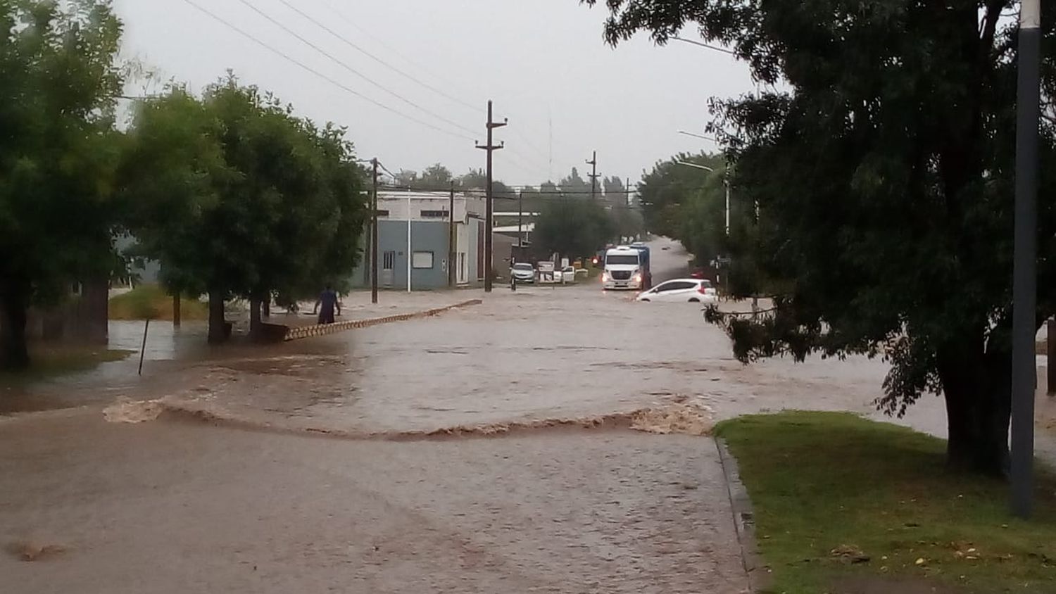 Imágenes de la lluvia en Crespo