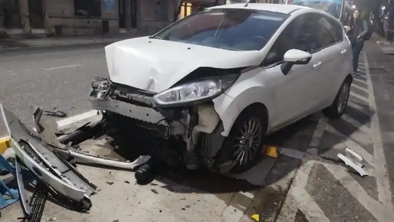 Una conductora embistió una estación de bicicletas públicas en Rosario