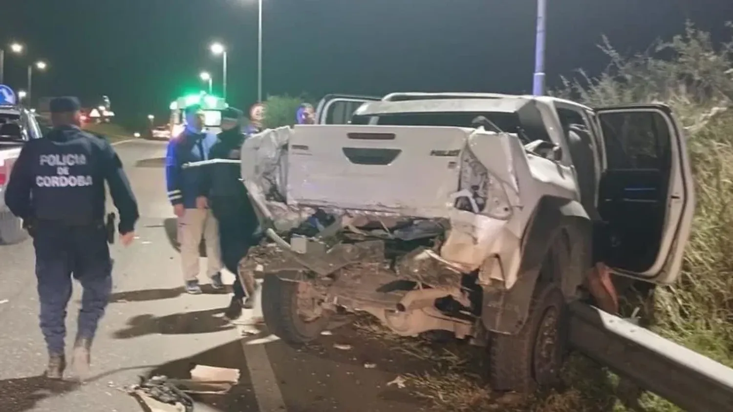 González conducía una camioneta Toyota Hilux blanca cuando fue impactado por un camión.