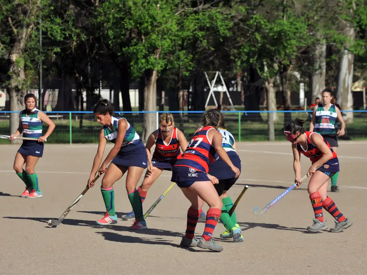 Las Charitas ante una dura prueba en casa