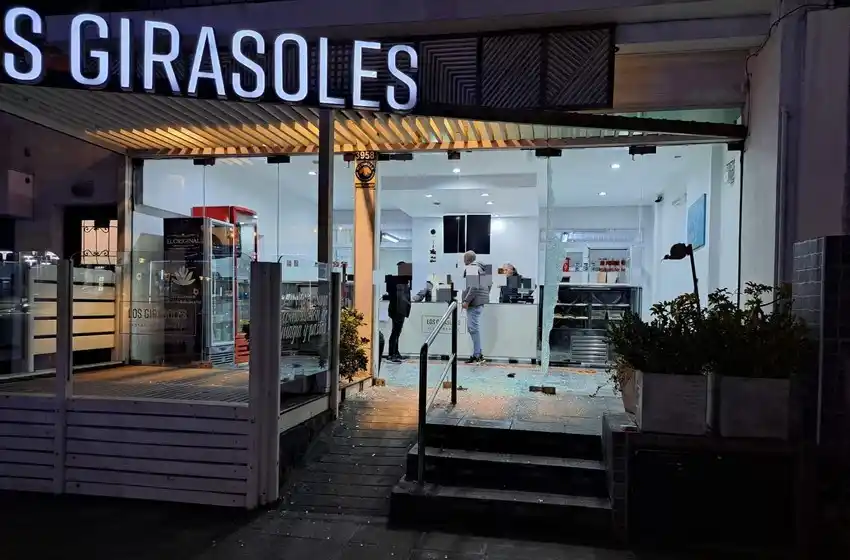 Rompió la vidriera de un local gastronómico para robar: lo identificaron y lo detuvieron