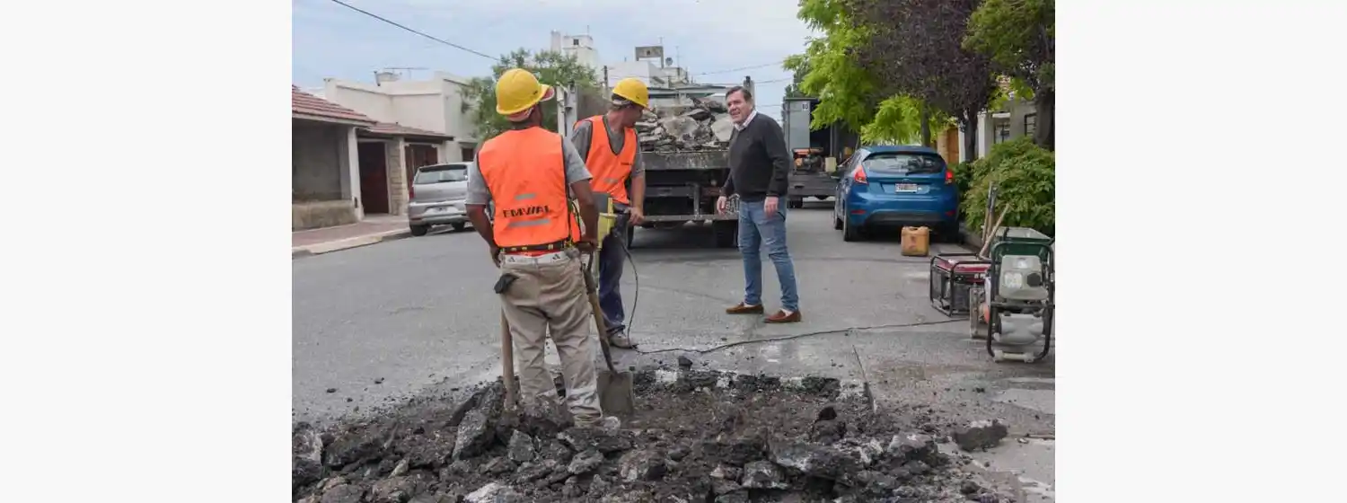 Avanzan las obras de reparación de baches en distintos frentes de la ciudad