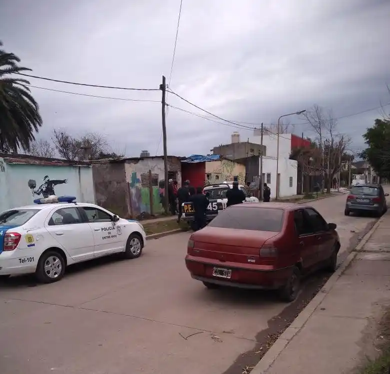 Dos detenidos por el asalto  y robo a una mamá y su bebé 