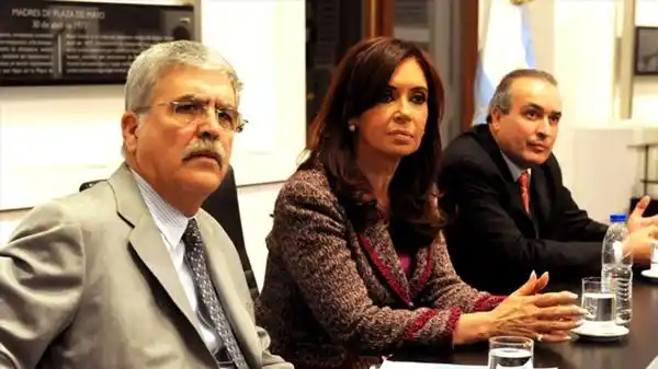 Se espera un comunicado de Cristina sobre el escándalo de López