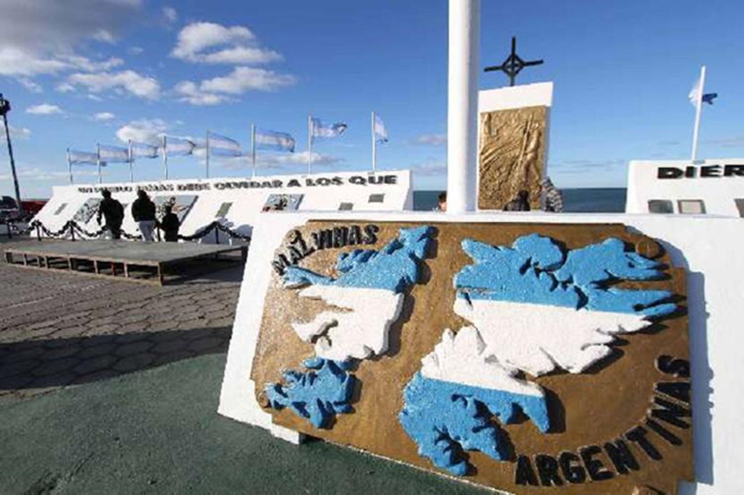 Las Flores: Acto por el 32° aniversario de la Guerra de Malvinas