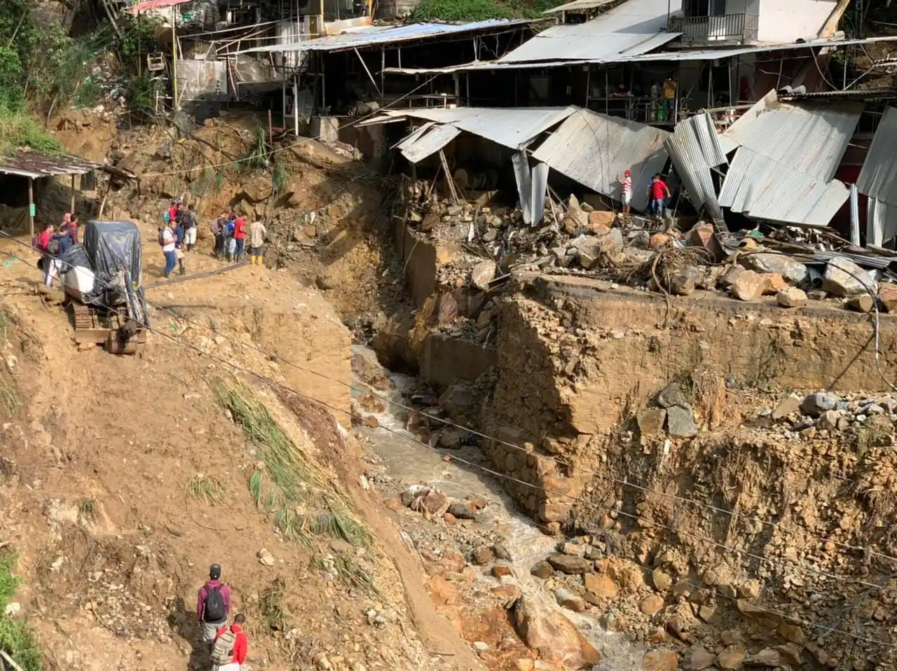 Avalancha deja en la ruina a familias en Caldas