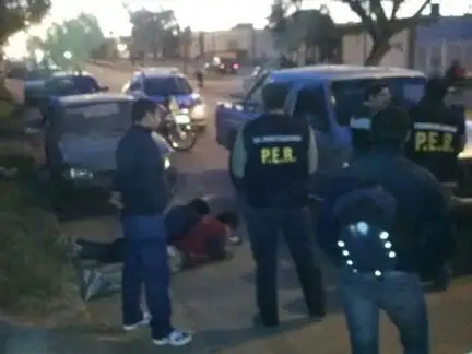 Secuestran marihuana y cocaína y detienen a siete personas